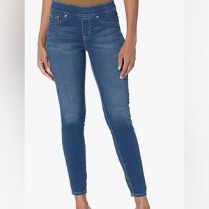 Levi Strauss Gold Totally Shaping Signature Jeggings, 8S - W29 L28